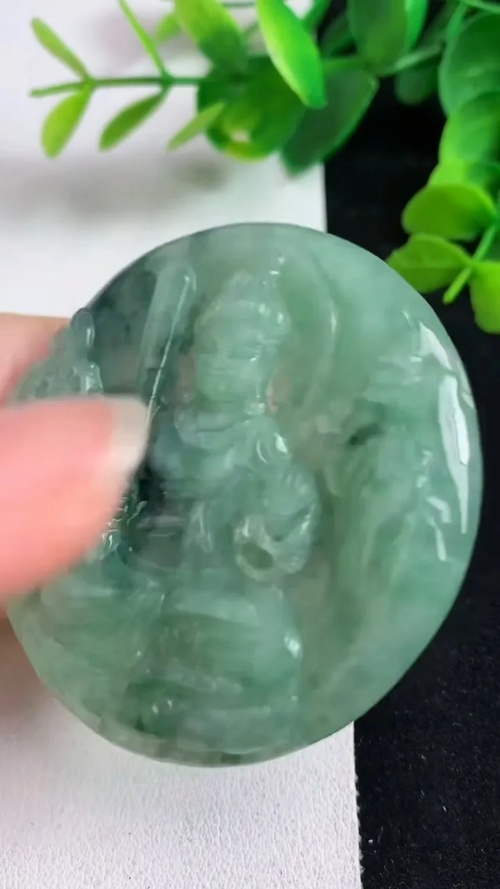天然A货翡翠不动明王吊坠，尺寸54-5，重量:29.94g
5月22日