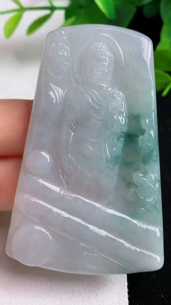 天然A货翡翠飘花阿弥陀佛吊坠，尺寸64.8-40.4-5.7，重量:35.40g
5月22日