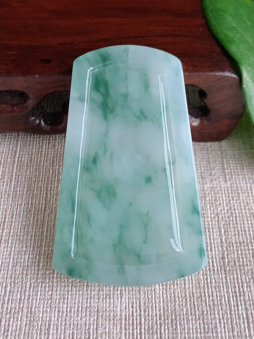 天然A货翡翠飘花生肖虎吊坠尺寸55×34×5.2m量23.06g 0521