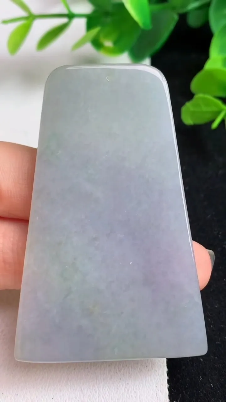 天然A货翡翠紫罗兰仿古无事牌吊坠，尺寸60.6-39-5.2，重量:31.77g
5月22日