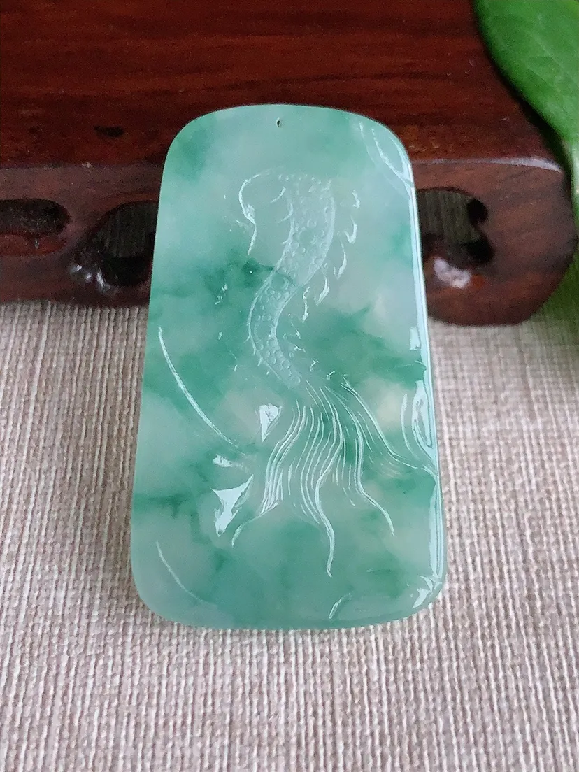 天然A货翡翠飘花龙牌吊坠尺寸50.5×29.6×5.4m量17.86g 0521