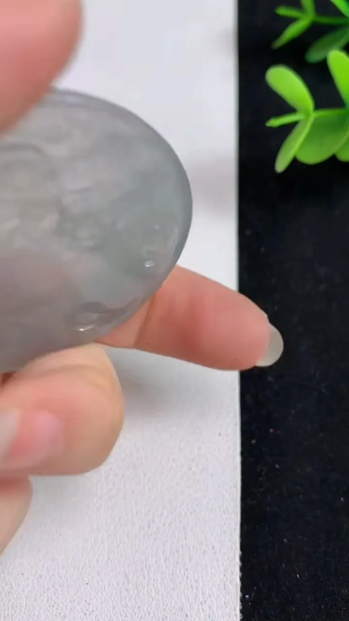 天然A货翡翠白冰大势至观音菩萨吊坠，尺寸49-4.6，重:24.20g
5月22日