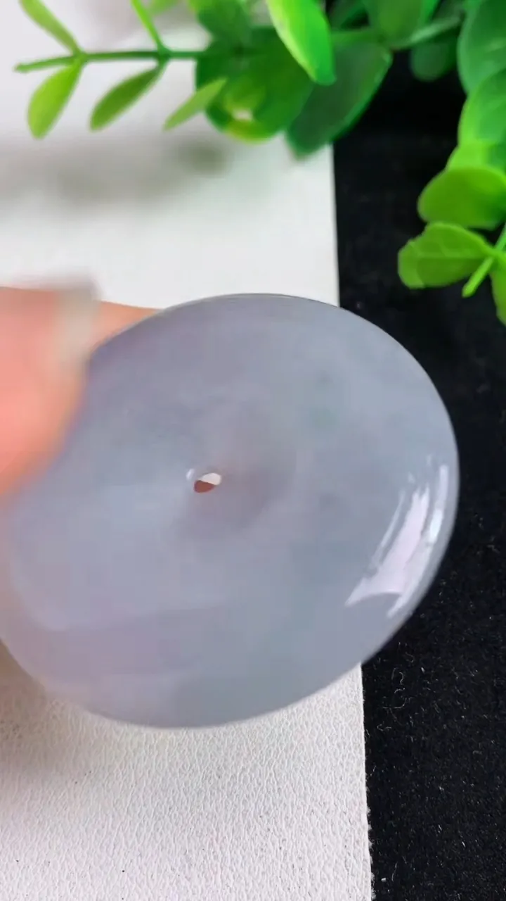天然A货翡翠紫罗兰平安扣吊坠，尺寸44.8-5.6，重量:24.24g
5月22日