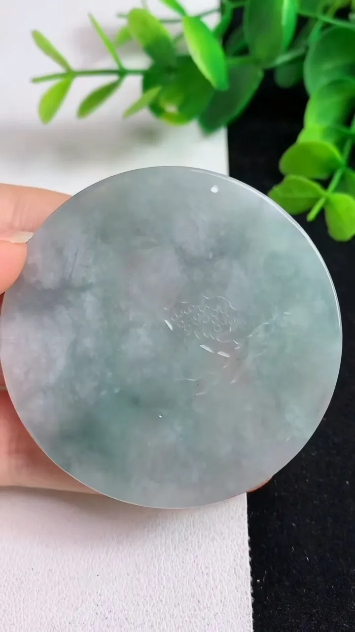 天然A货翡翠山水牌吊坠，尺寸52.8-5.7，重量:34.30g
5月22日