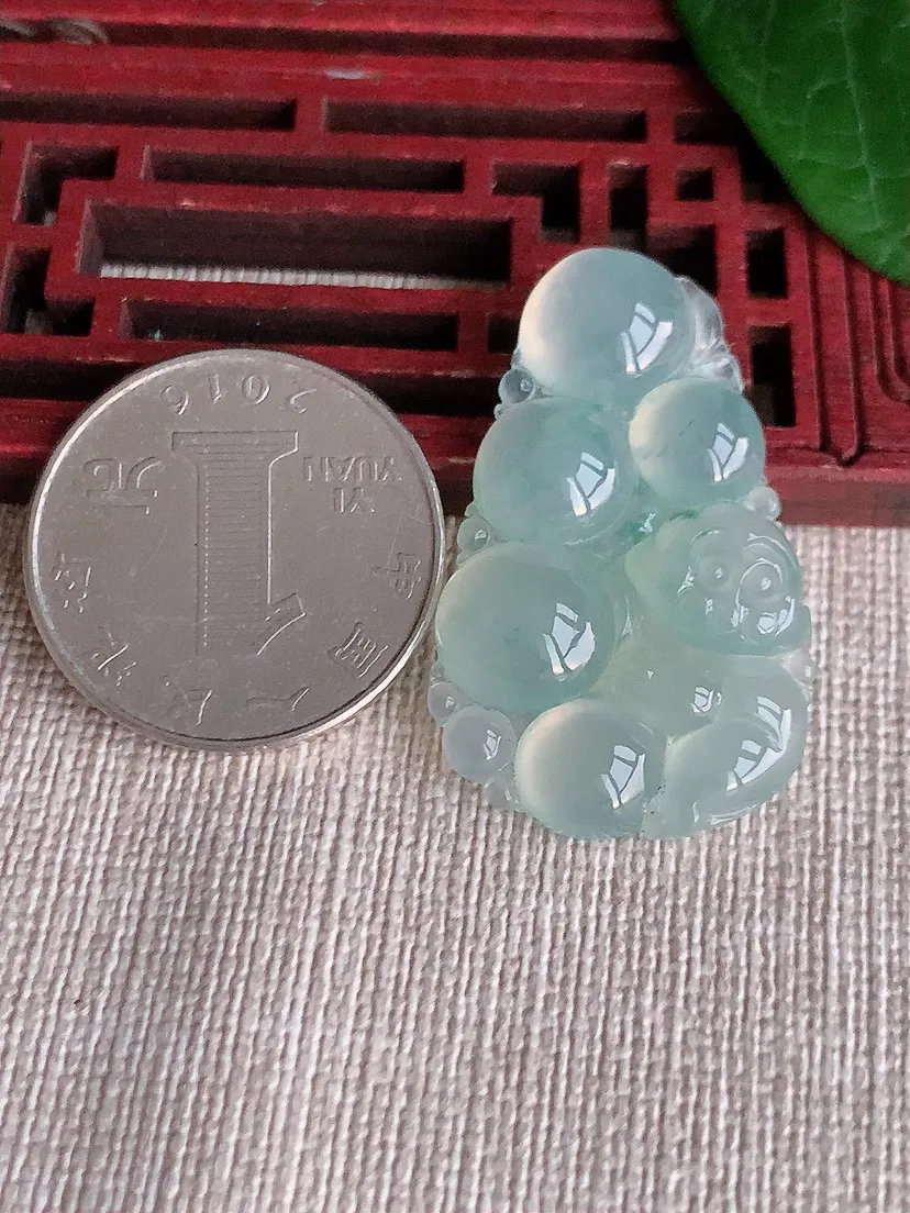 天然A货翡翠飘花生肖猴吊坠尺寸36×22×6m量7.65g 0521