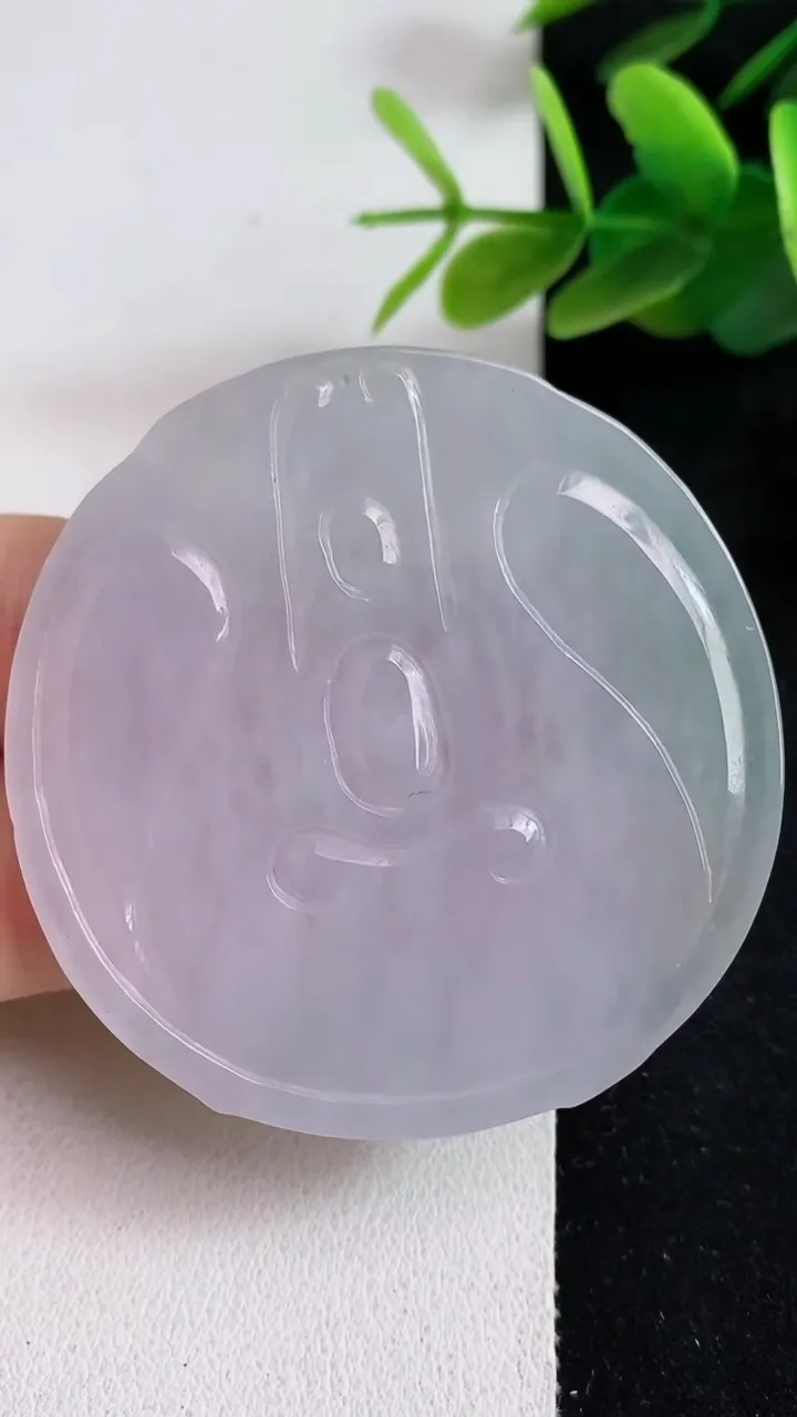 天然A货翡翠白冰文殊菩萨吊坠，尺寸51-50-4，重:20.72g
5月22日