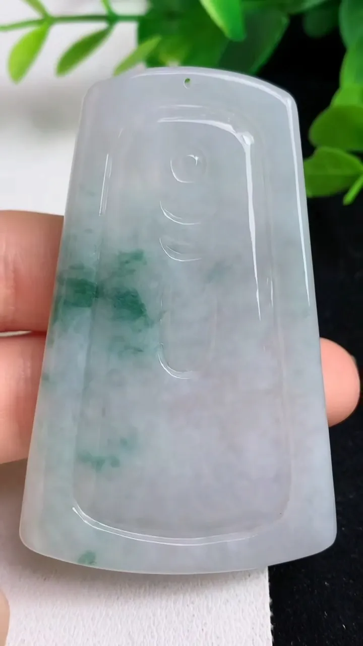 天然A货翡翠飘花阿弥陀佛吊坠，尺寸64.8-40.4-5.7，重量:35.40g
5月22日