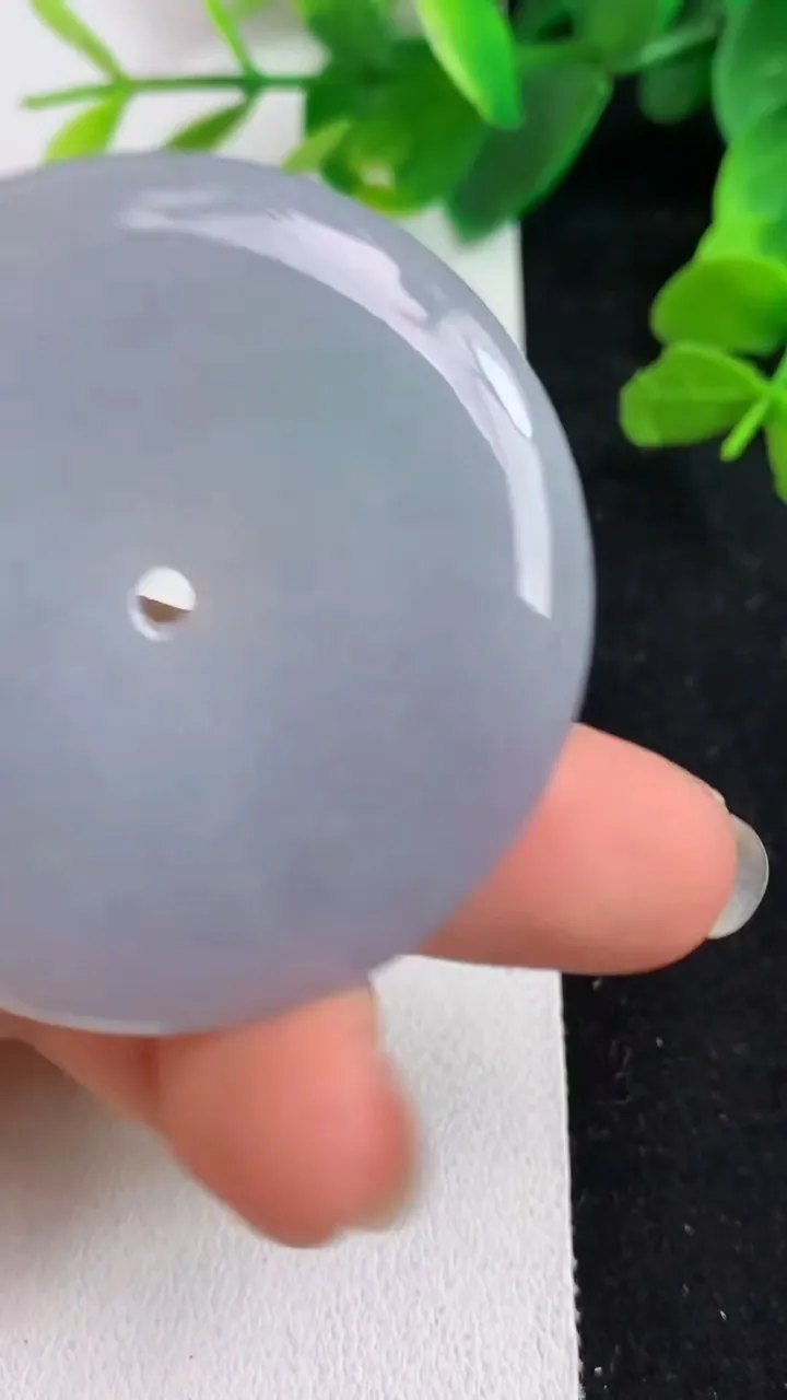 天然A货翡翠紫罗兰平安扣吊坠，尺寸44.8-5.6，重量:24.24g
5月22日