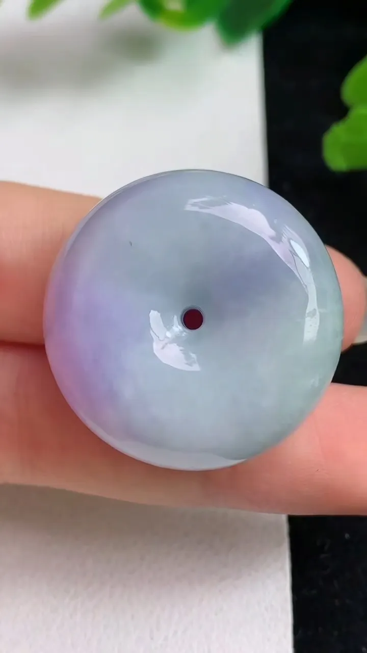 天然A货翡翠紫罗兰路路通吊坠，尺寸28.4-12.7，重量:22.32g
5月22日