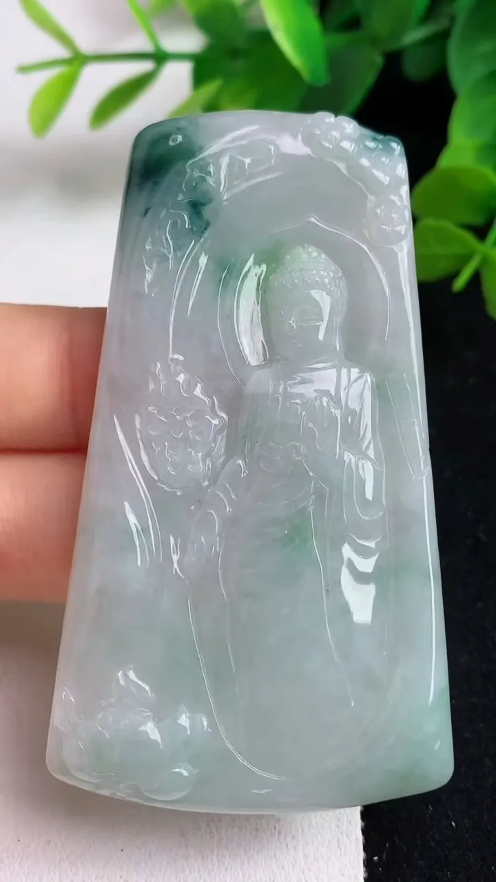 天然A货翡翠飘花阿弥陀佛吊坠，尺寸68.8-37.6-6，重量:34.45g
5月22日