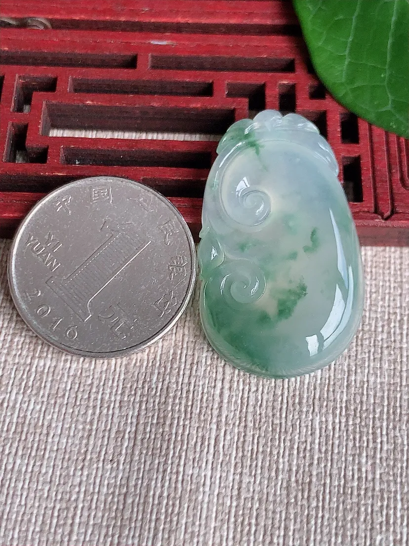 天然A货翡翠飘花如意吊坠尺寸36.8×21.7×5.5m量8.80g 0522