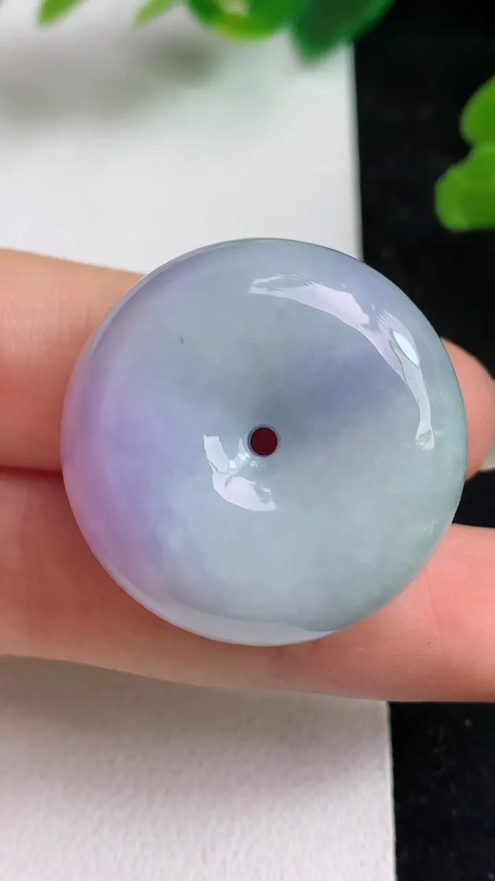 天然A货翡翠紫罗兰路路通吊坠，尺寸28.4-12.7，重量:22.32g
5月22日