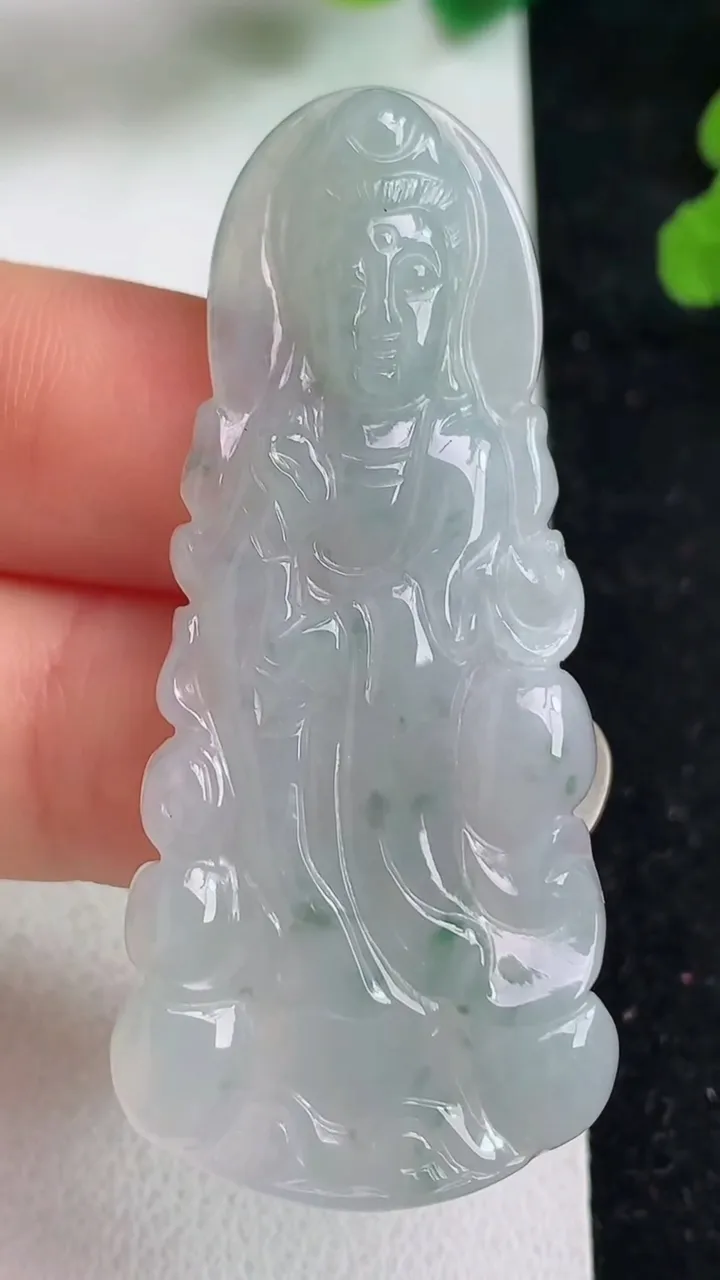 天然A货翡翠飘花观音菩萨吊坠，尺寸50.3-21.5-4，重量:9.10g
5月22日