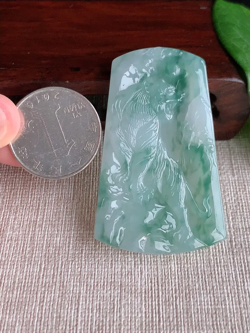 天然A货翡翠飘花生肖虎吊坠尺寸55×34×5.2m量23.06g 0521