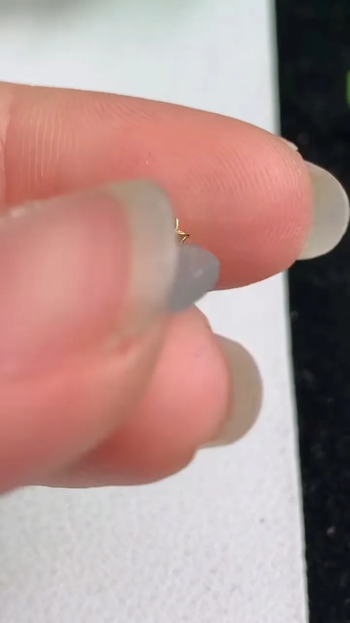 天然A货翡翠白冰和和美美 荷花吊坠，尺寸14.3-20-6，重量:2.36g
5月22日