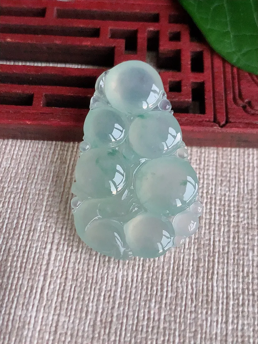 天然A货翡翠飘花生肖猴吊坠尺寸36×22×6m量7.65g 0521