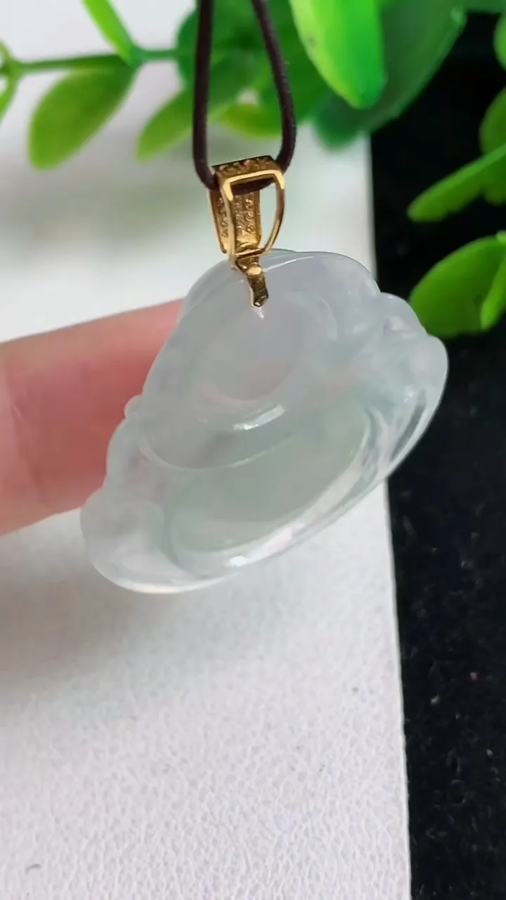 天然A货翡翠飘花佛公吊坠，尺寸28-30.5-5.8，重量:7.15g
5月23日