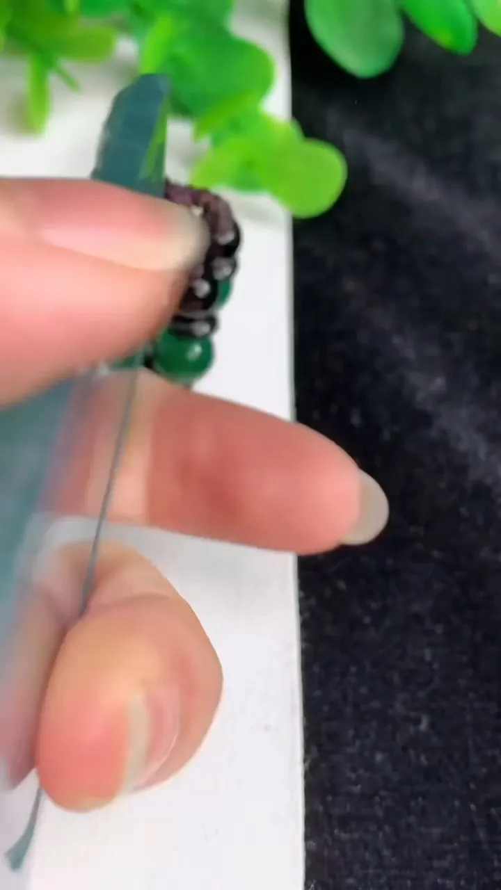 天然A货翡翠蓝水祥龙虚空藏观音菩萨吊坠，尺寸69.4-40.3-8.3，重:39.72g
5月23日