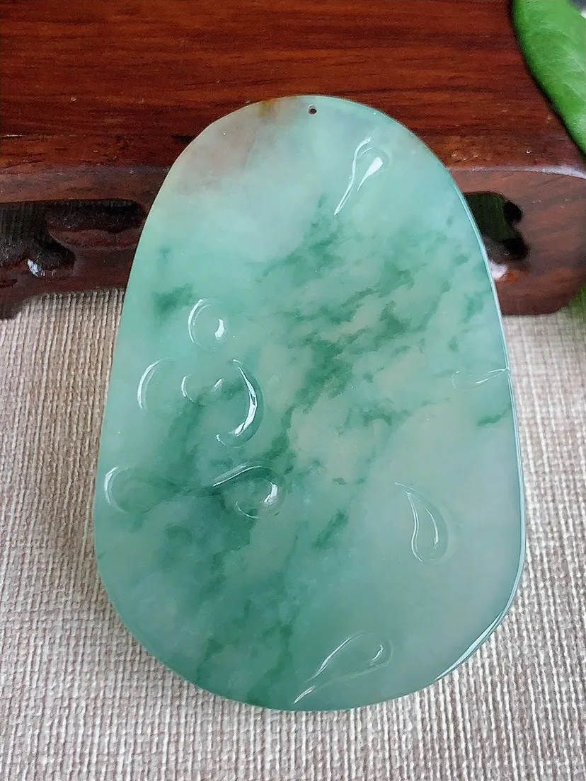 a货翡翠老坑冰种飘黄翡飘花山水观音吊坠  尺寸66.7×44.2×6.5mm 重量43.94g 0522
