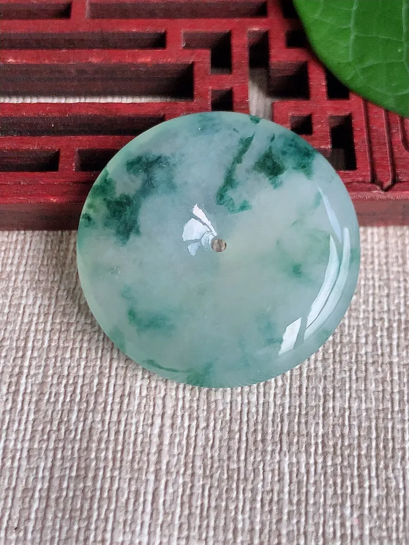 a货翡翠老坑冰种飘花平安扣吊坠 尺寸29×5.8mm 重量10.82g 0522
