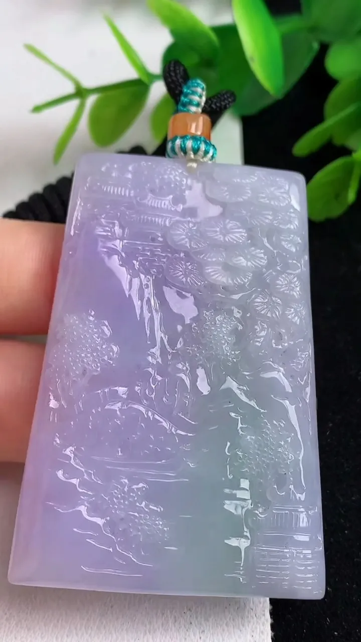 天然A货翡翠春带彩 紫罗兰山水牌吊坠，尺寸56.4-38-6，重量:36.63g
5月23日
