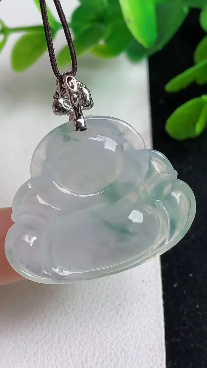 天然A货翡翠飘花佛公吊坠，尺寸26.7-34-6.5，重量:9.46g
5月23日