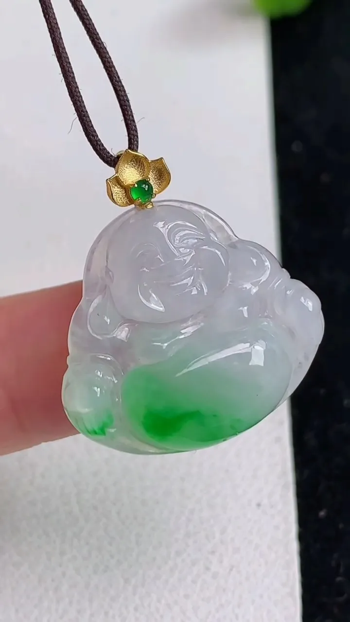 天然A货翡翠佛公吊坠，尺寸19.8-23-4.5，重量:3.40g
5月23日
