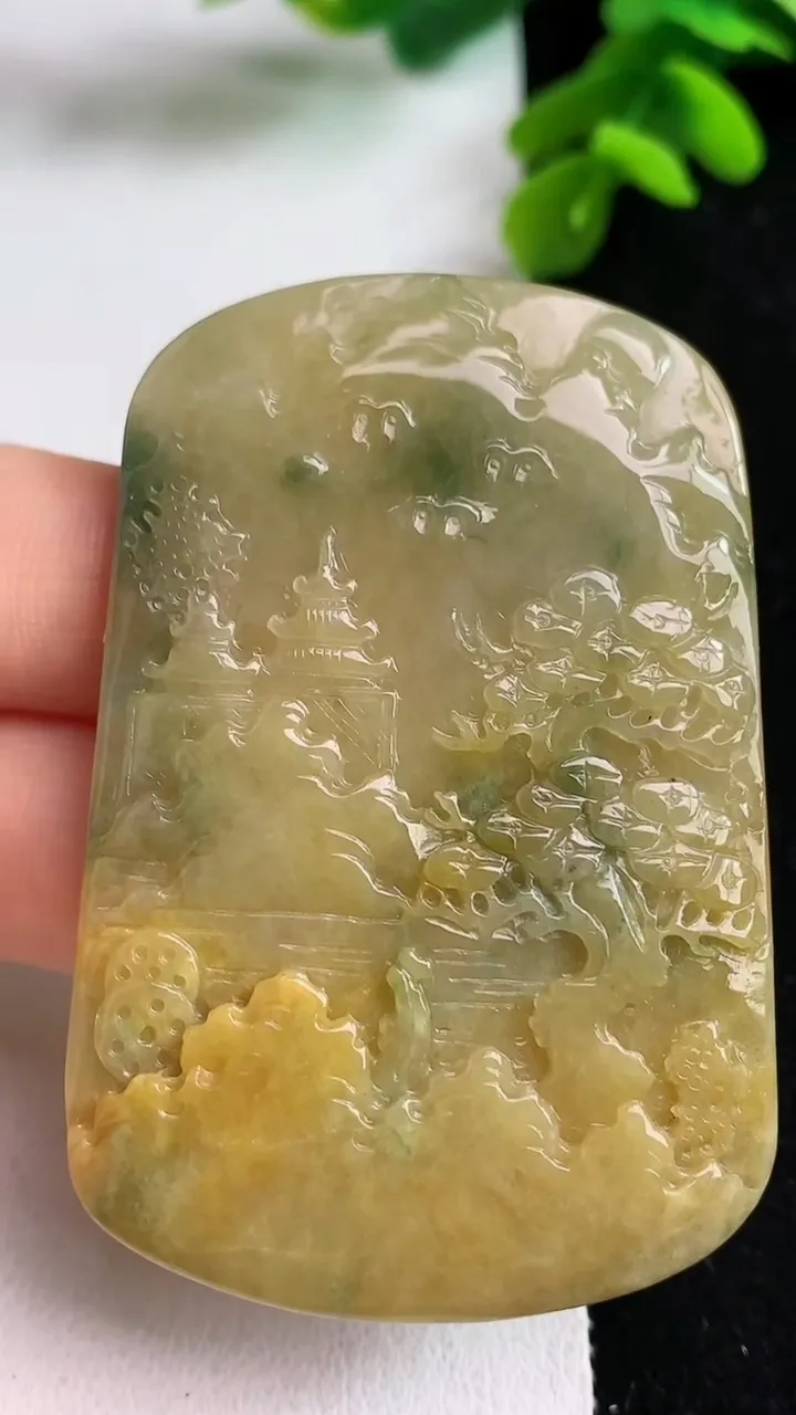 天然A货翡翠双彩山水牌吊坠，尺寸58.8-39.3-5，重量:30.45g
5月23日