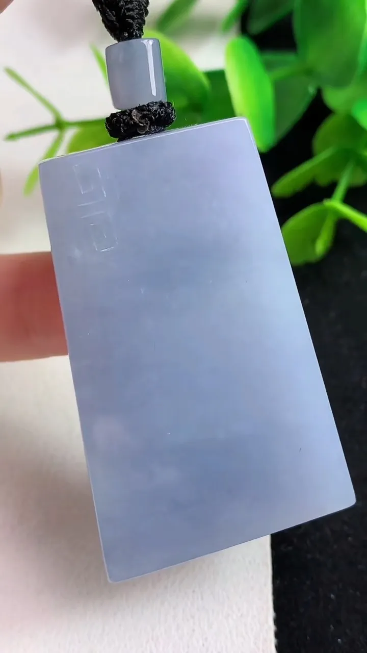 天然A货翡翠紫罗兰花开富贵吊坠，尺寸47.7-30.3-6.8，重量:32.91g
5月23日