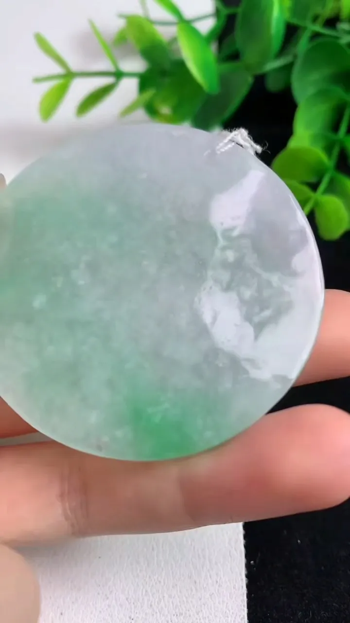 天然A货翡翠祥龙观音菩萨吊坠，尺寸51-4，重量:25.20g
5月23日