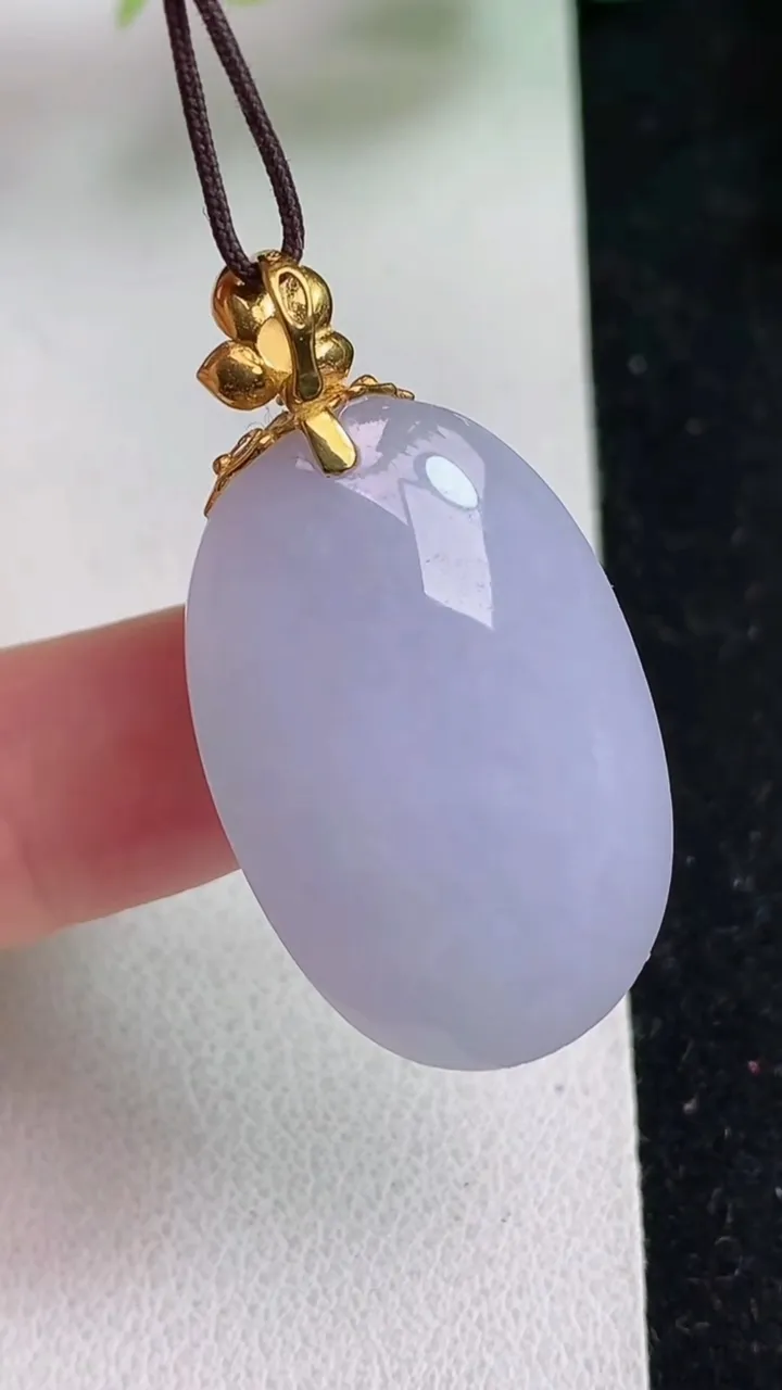 天然A货翡翠k金紫罗兰蛋面吊坠，尺寸29.8-19.3-11，重量:11.90g
5月23日