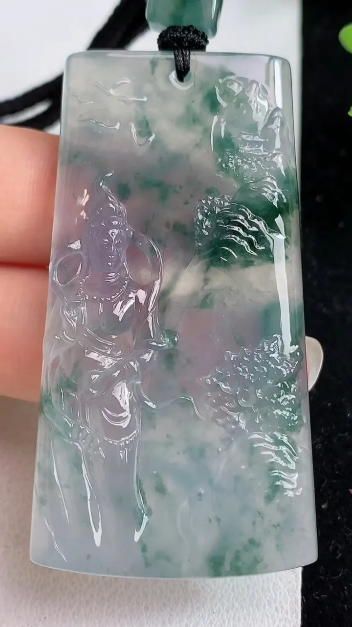 天然A货翡翠飘花山水观音菩萨吊坠，尺寸57-30.4-5.2，重量:28.27g
5月23日