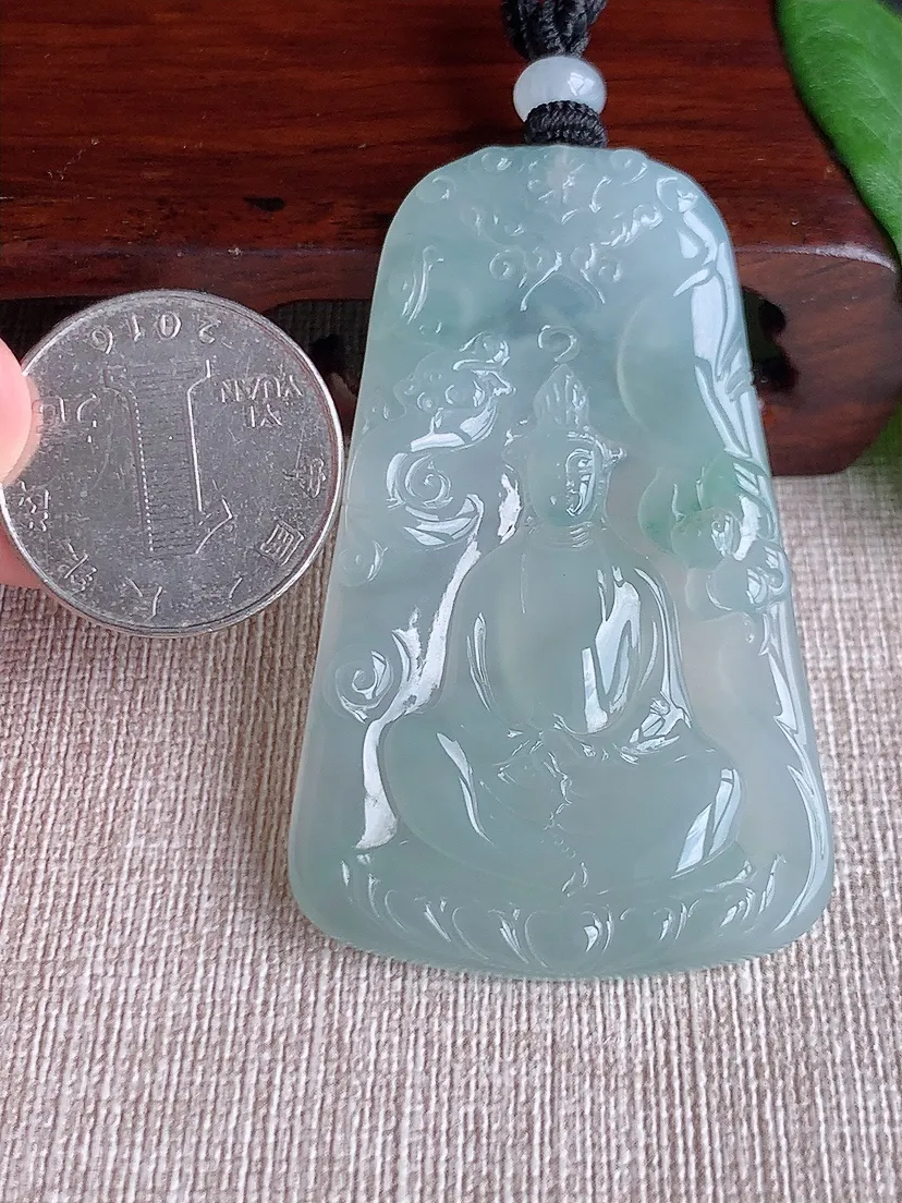 天然A货翡翠飘花观音吊坠尺寸60.6×37.2×5m量28.30g 0522