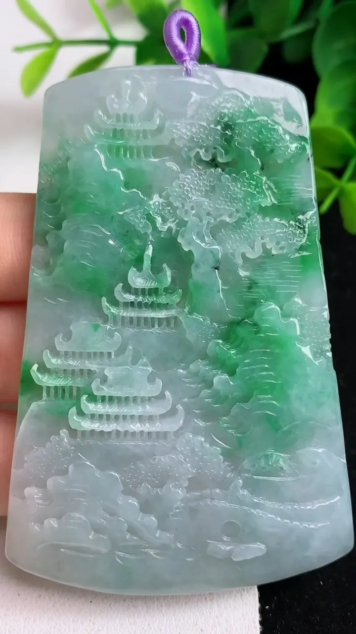 天然A货翡翠山水牌吊坠，尺寸73.6-49-4.8，重量:40.06g
5月23日