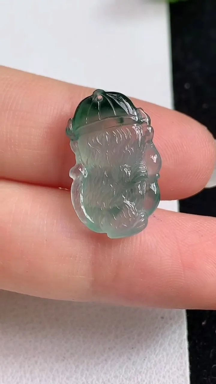 天然A货翡翠生肖猴吊坠，尺寸20-12.4-5，重量:2.00g
5月23日