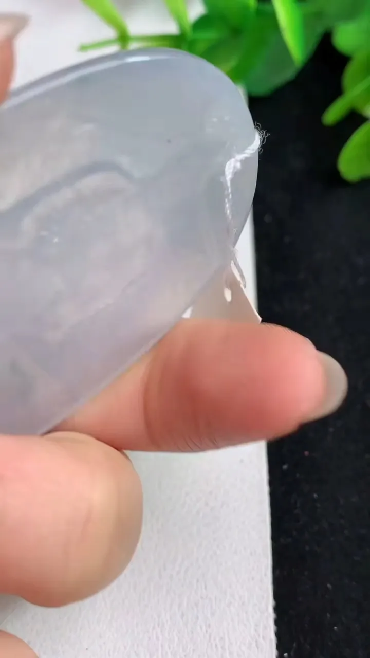 天然A货翡翠飘花阿弥陀佛吊坠，尺寸57-39.3-5，重量:24.96g
5月23日