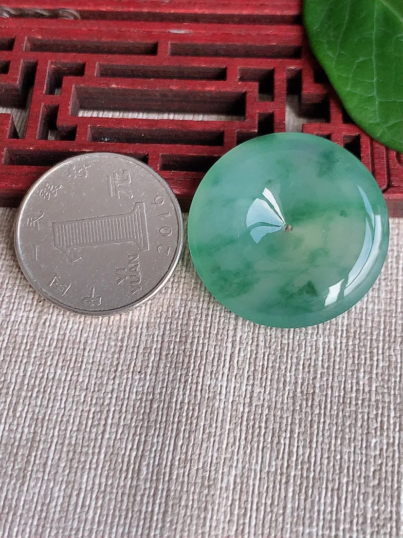 a货翡翠老坑冰种飘花平安扣吊坠 尺寸29×5.8mm 重量10.26g 0522