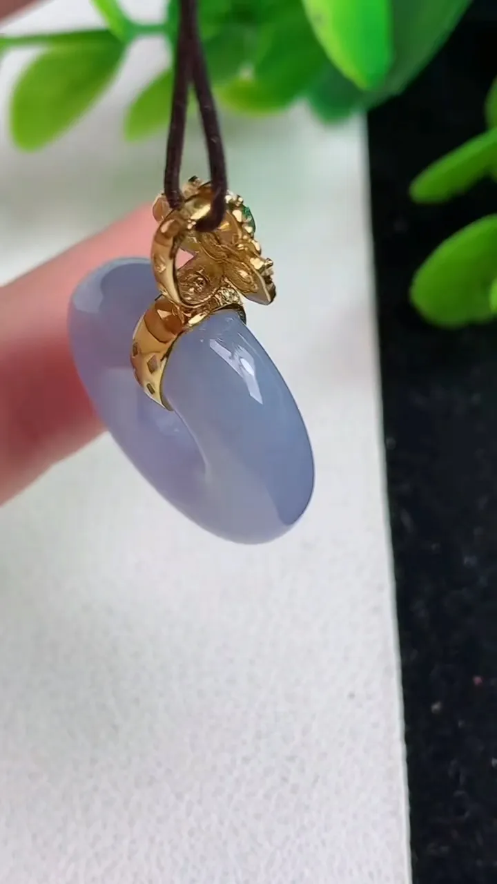 天然A货翡翠k金紫罗兰平安环吊坠，尺寸21-6，重量:6.75g
5月23日