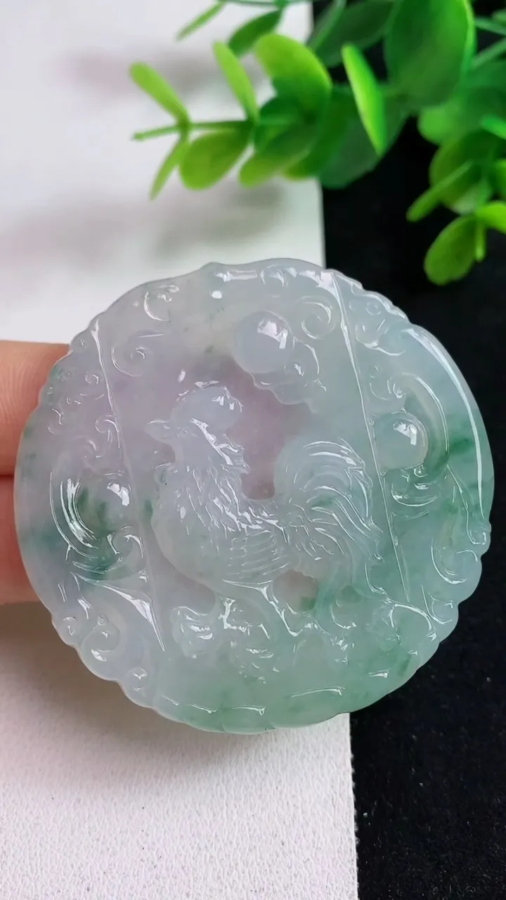 天然A货翡翠生肖鸡吊坠，尺寸53-54-4，重量:27.00g
5月23日
