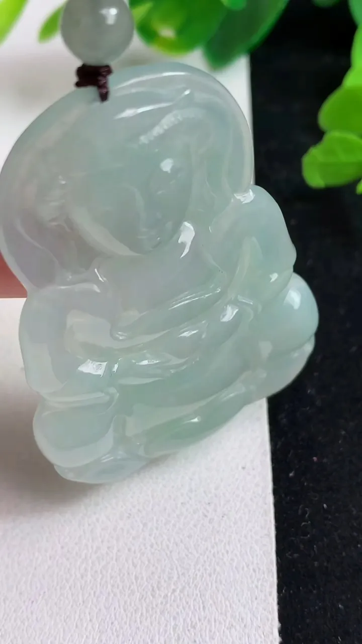 天然A货翡翠白冰观音菩萨吊坠，尺寸54.8-40-5.5，重量:22.62g
5月23日
