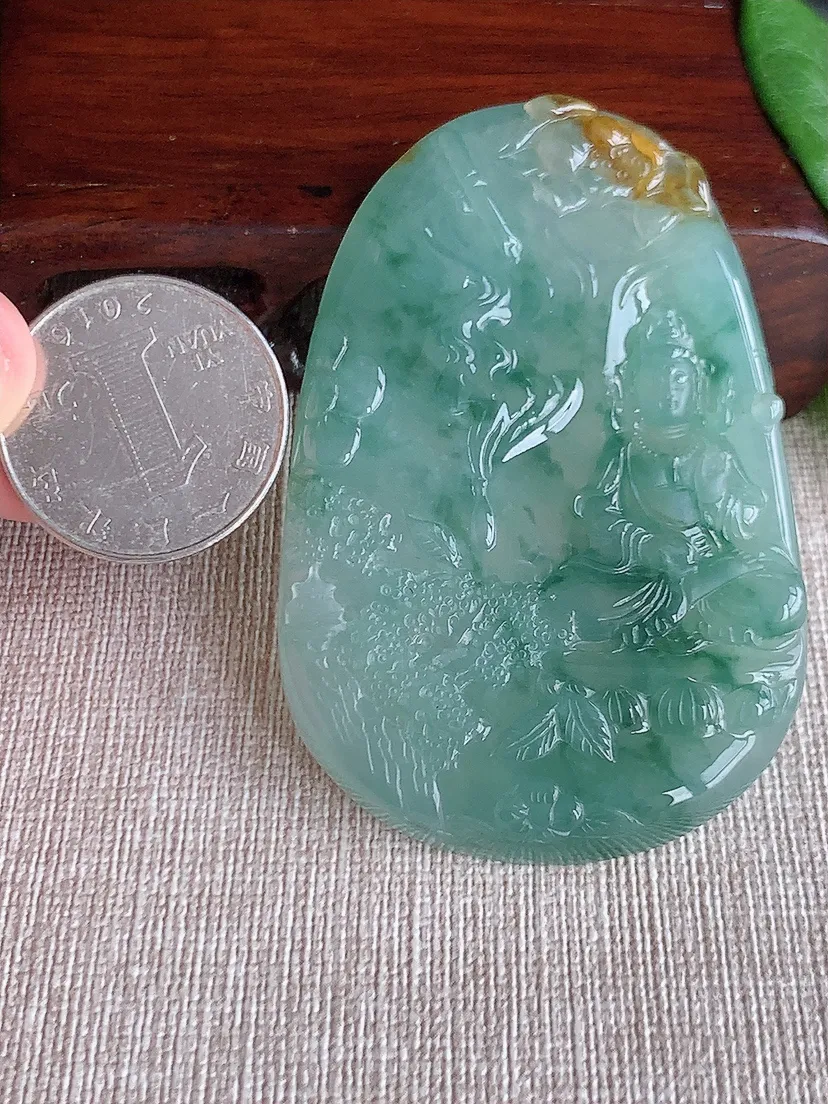 a货翡翠老坑冰种飘黄翡飘花山水观音吊坠  尺寸66.7×44.2×6.5mm 重量43.94g 05