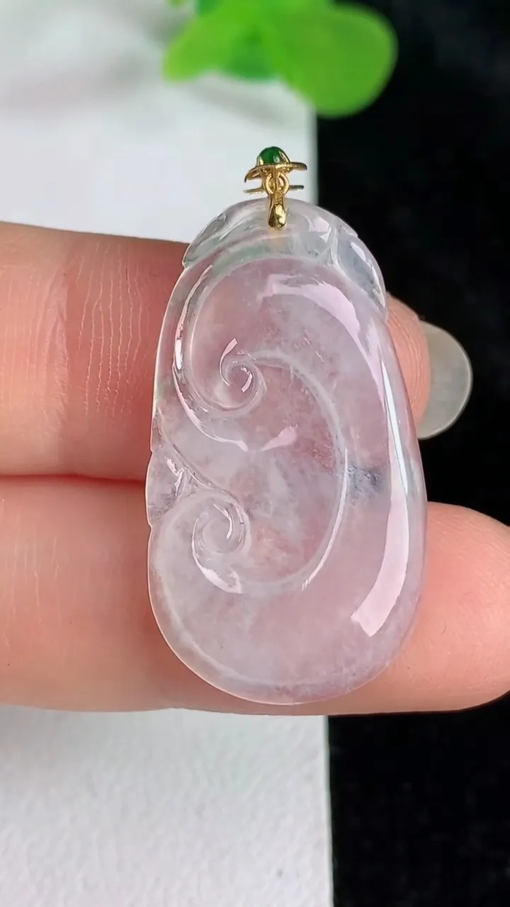 天然A货翡翠如意吊坠，尺寸22-17-2.5，重:2.57g
5月23日
