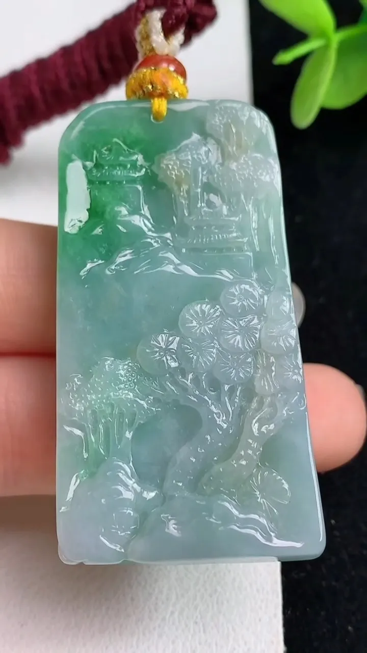 天然A货翡翠山水牌吊坠，尺寸50-27-11.2，重量:37.24g
5月23日