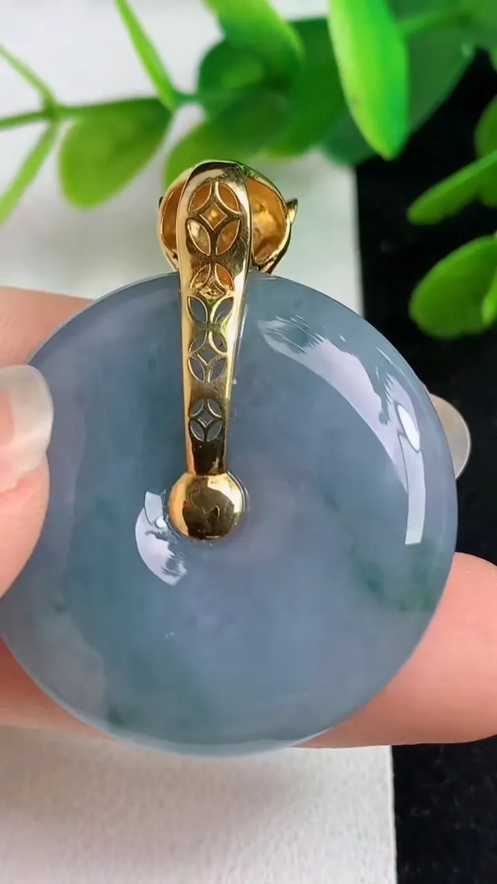 天然A货翡翠k金紫罗兰平安扣吊坠，尺寸32.4-7.4，重量:18.34g
5月23日
