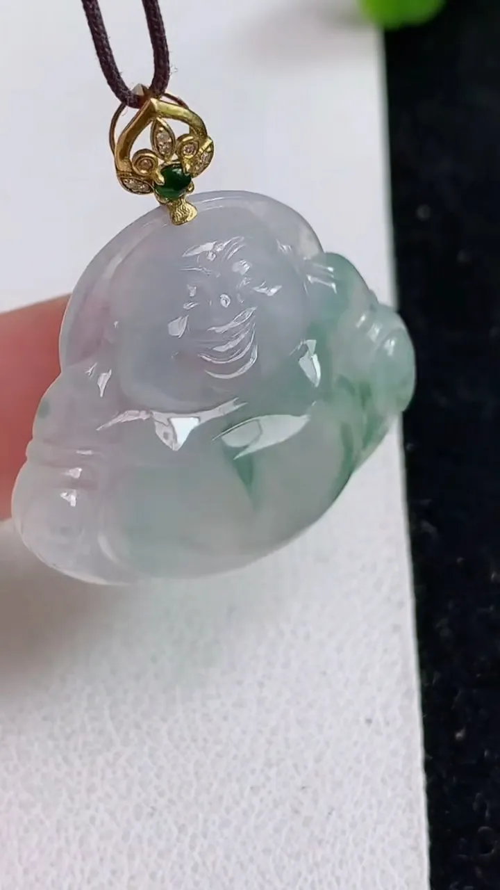 天然A货翡翠飘花佛公吊坠，尺寸26-29.5-5.6，重量:6.71g
5月23日