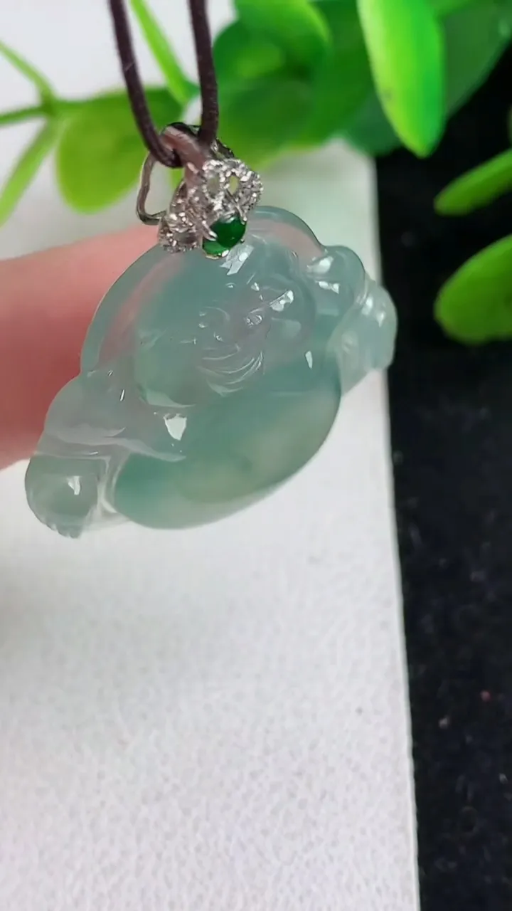 天然A货翡翠佛公吊坠，尺寸25.6-28-5.8，重量6.53:g
5月23日
