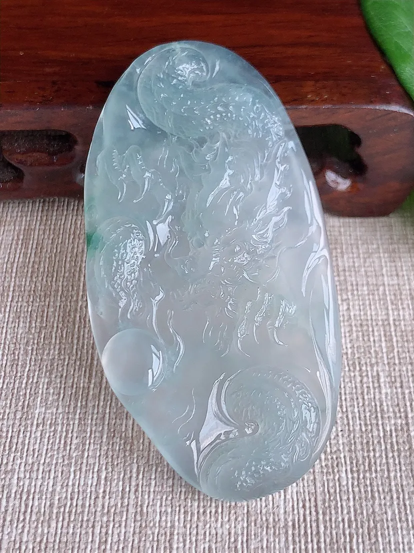 天然A货翡翠飘花龙牌吊坠尺寸67×35×5.3m量27.78g 0522