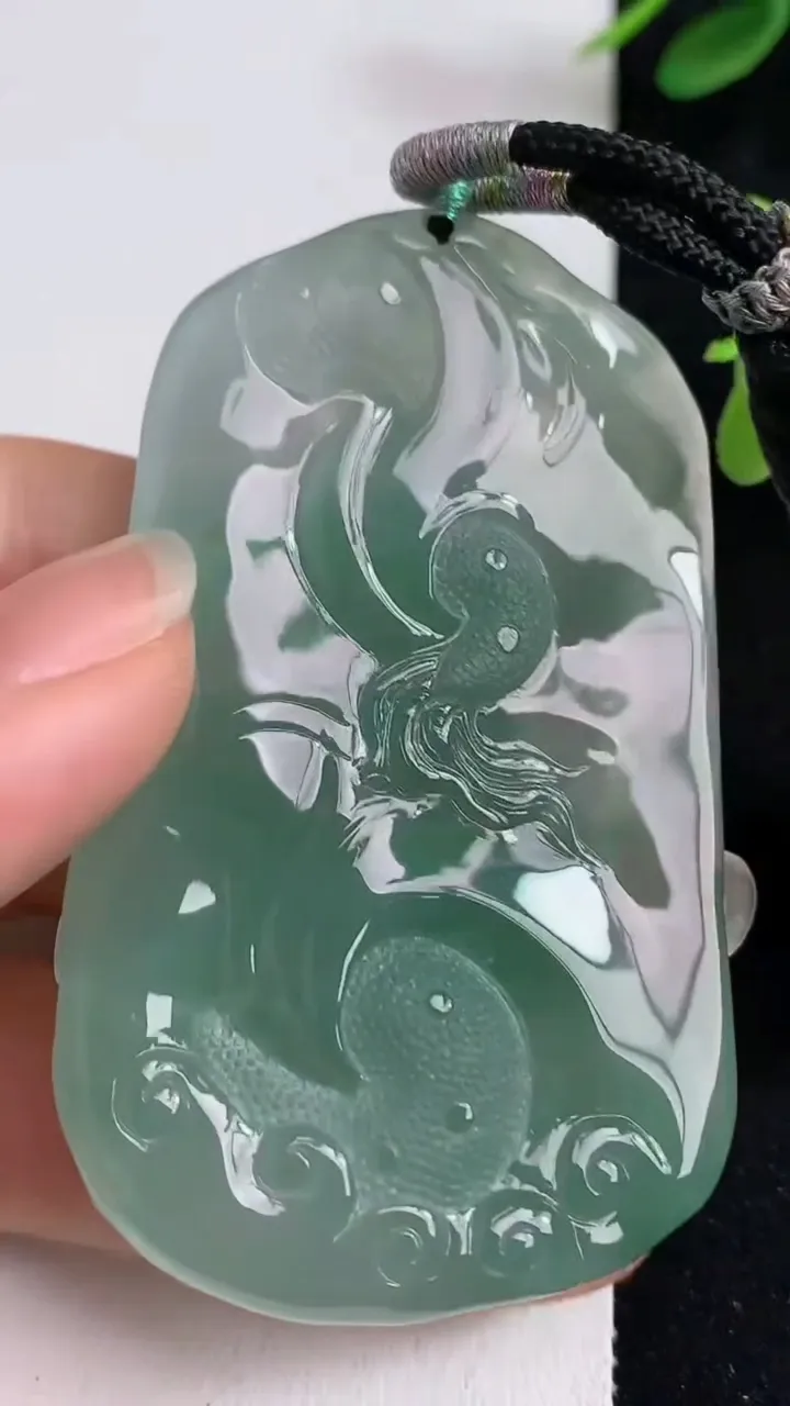 天然A货翡翠祥龙不动明王吊坠，尺寸64-38.5-12，重量:53.00g
5月23日