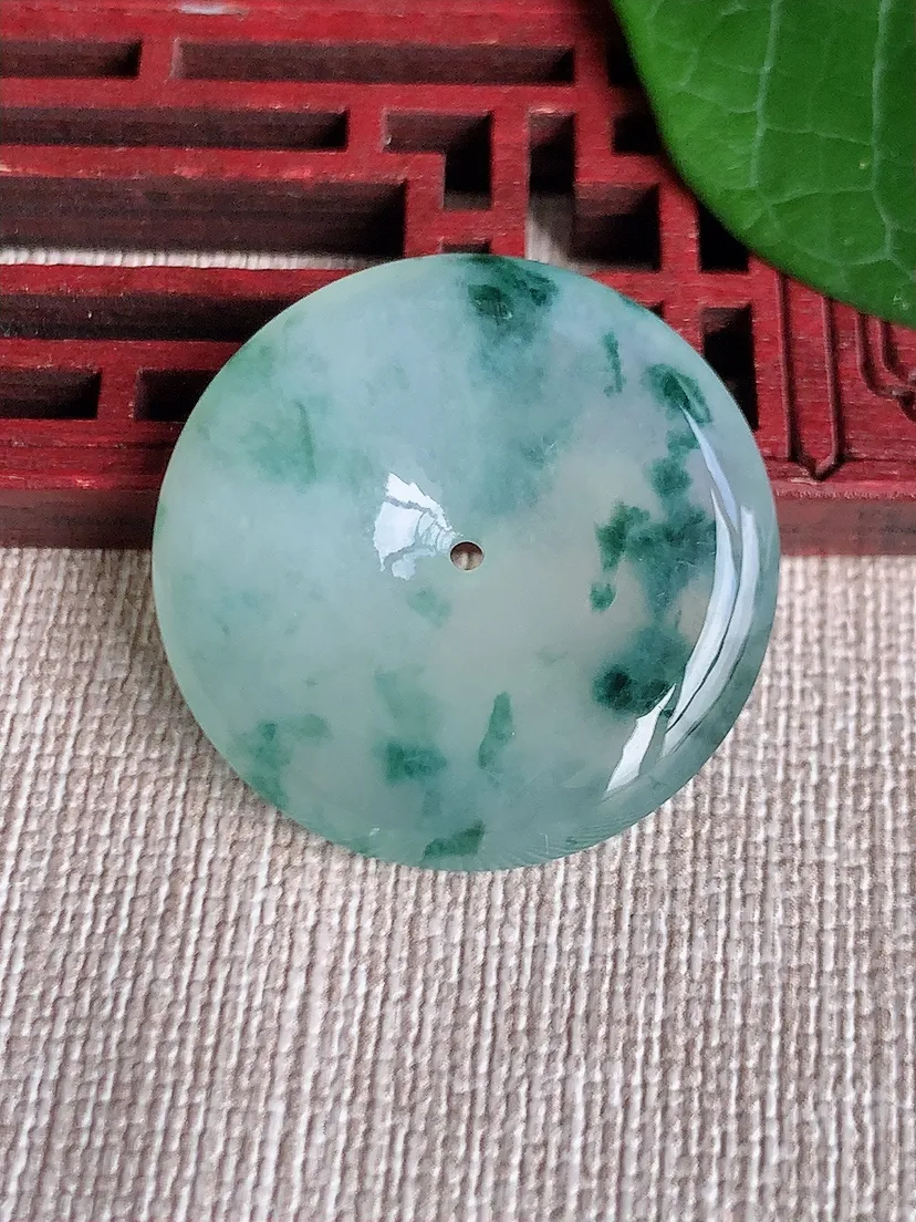 a货翡翠老坑冰种飘花平安扣吊坠 尺寸29×5.8mm 重量10.82g 0522