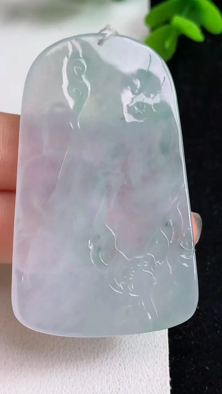 天然A货翡翠阿弥陀佛吊坠，尺寸59-35.5-4.7，重量:22.70g
5月23日